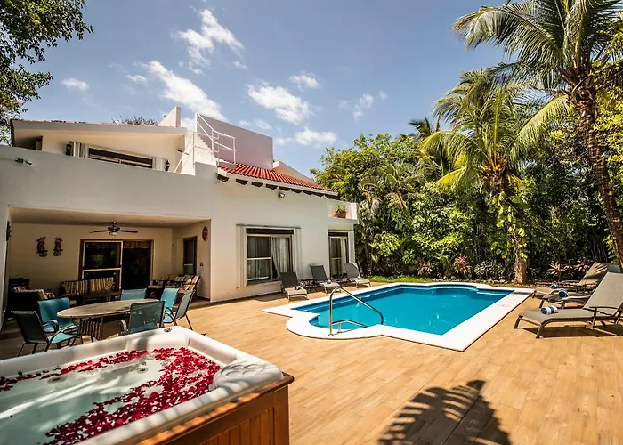 Lumavi 6 Bedrooms, Private Pool, Playacar Villa *