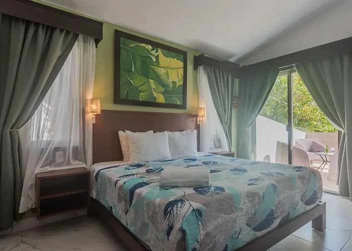 Villa Lumavi 6 Bedrooms, Private Pool, Playacar *